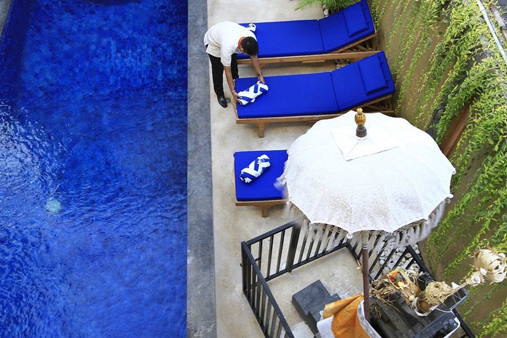 Kubu Anyar Hotel Kuta  Exterior photo