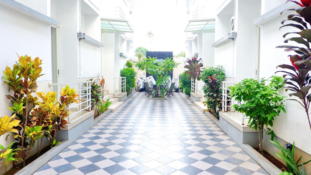 Kubu Anyar Hotel Kuta  Exterior photo