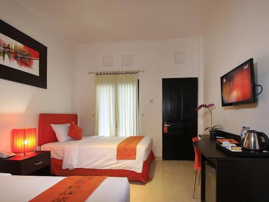 Kubu Anyar Hotel Kuta  Exterior photo