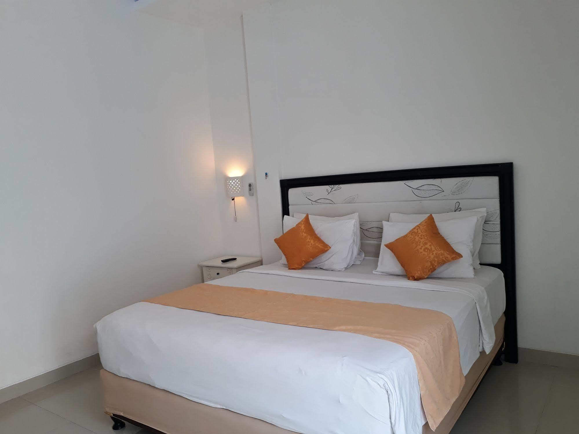 Kubu Anyar Hotel Kuta  Exterior photo