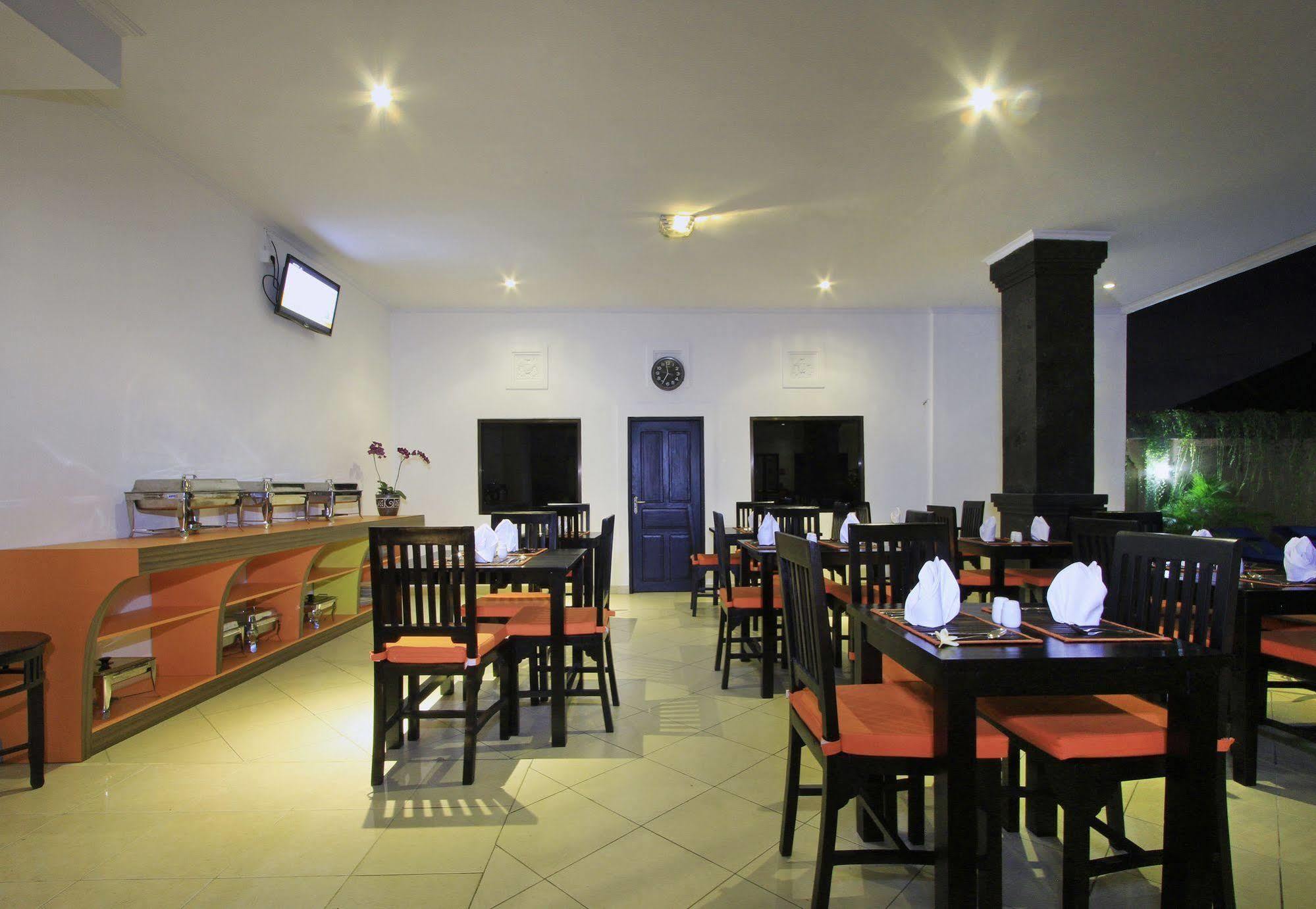 Kubu Anyar Hotel Kuta  Exterior photo